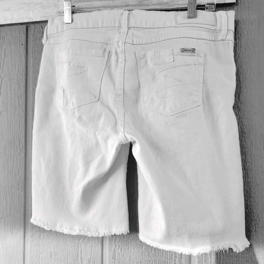 Seven7 Women's Easy Fit Denim Shorts White Distressed Cut Off Raw Hem Sz 8